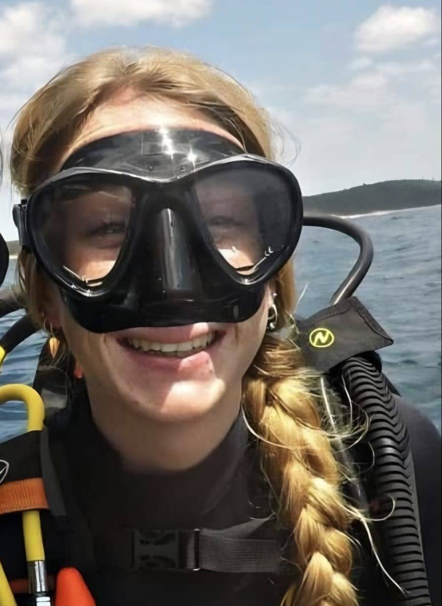 Dual-lens mask in Mozambique