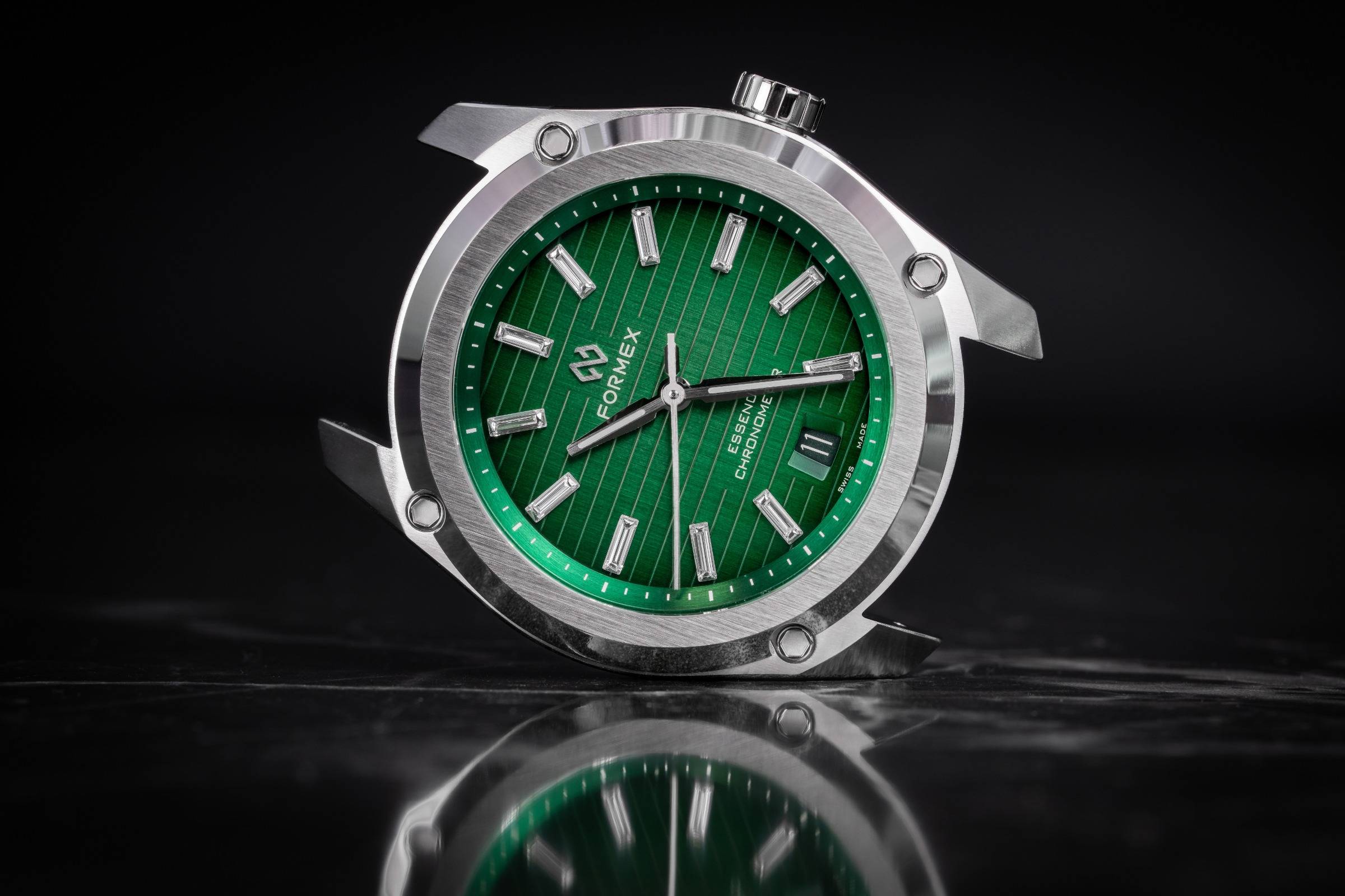 Formex Essence Green Fumé with Baguette diamond indices